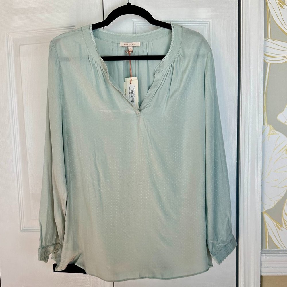 NWT Skies are Blue Hannah Lace Trim Top Size L Mint
